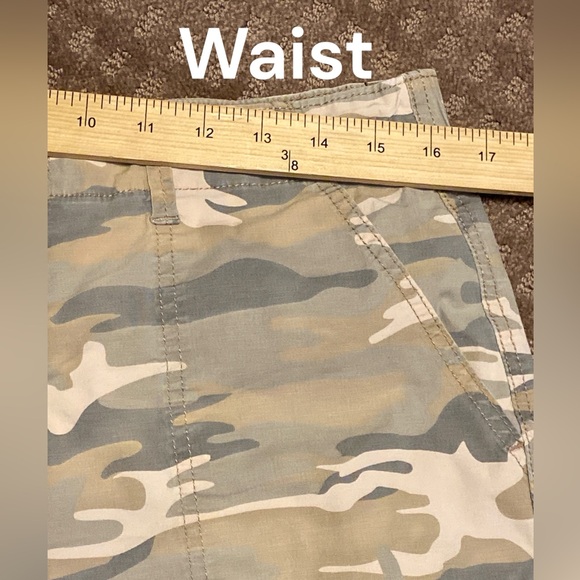 Sanctuary Tan and Green Camouflage Shorts Lightweight Design - Picture 5 of 7